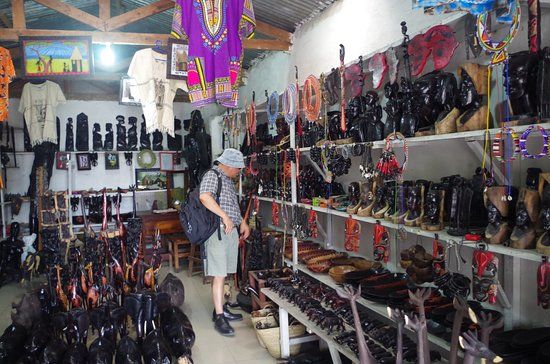 Mercato di Mwenge Carvers