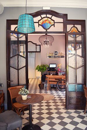 Sis Vuit Lunch & Chill Out