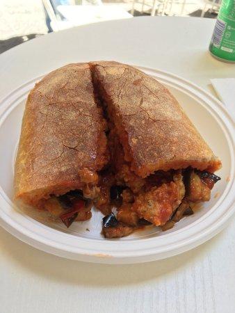 O' Cuzzetiello E Chiaia