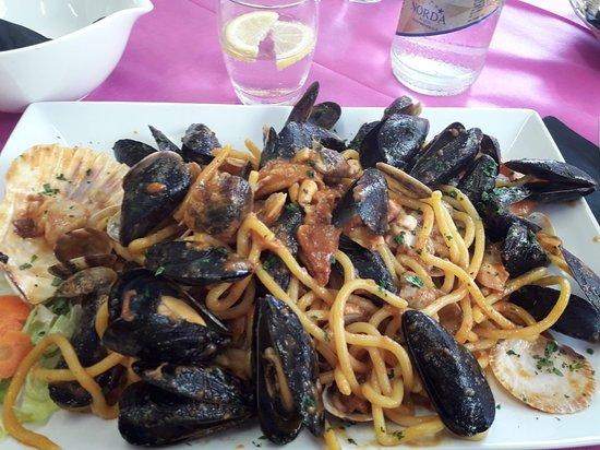 Blue Ice Bar Pizzeria Gelateria Spaghetteria