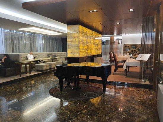 Siesta Lobby & Wine Restaurant