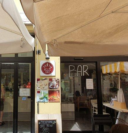 Helly's Cafe