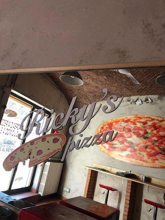 Ricky's Pizza