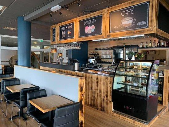 Riverside Cafe & Bistro