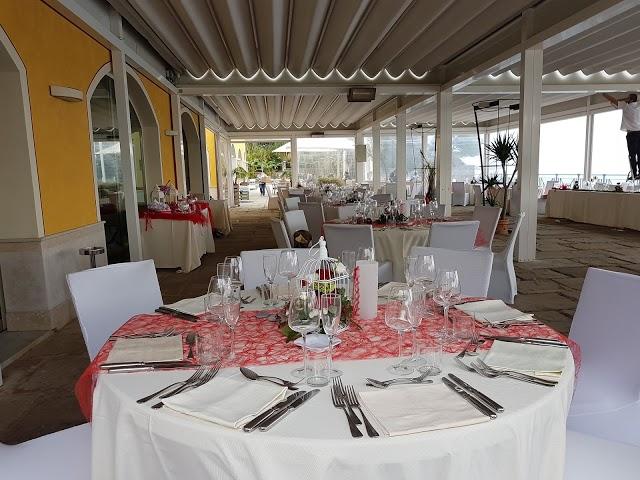 Villa Eva Restaurant & Beach