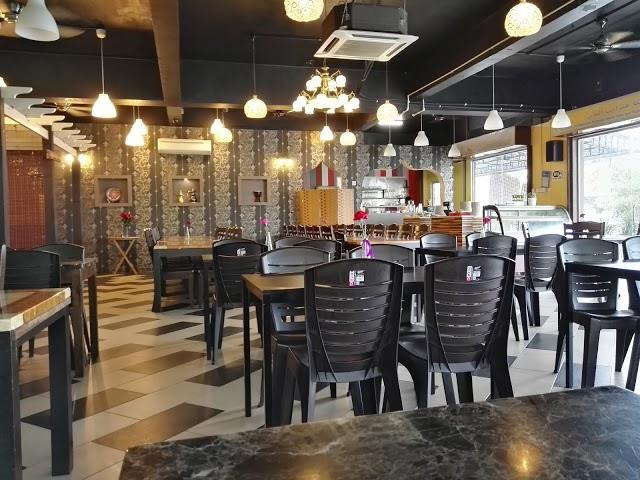 Hayyan Garden Cafe Manjung