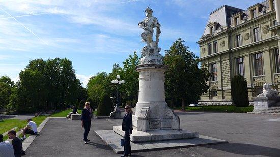 Esplanade de Montbenon