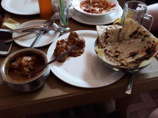 Lezeros Restaurant and Bar