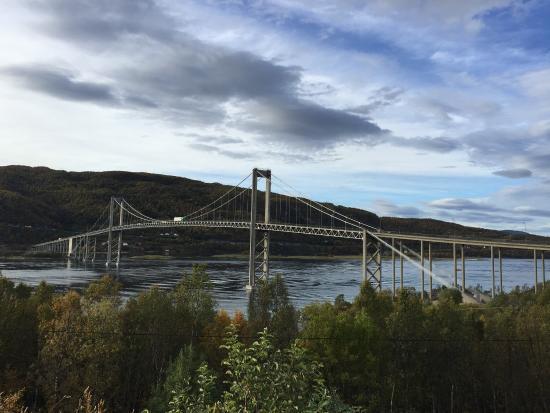 Tjeldsundbrua Kro & Hotell Diner