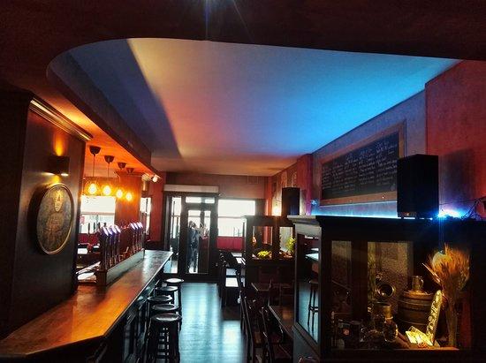 Winners' Gallery Pub