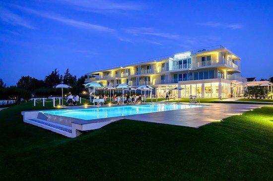 Aura Food Art & Tradition