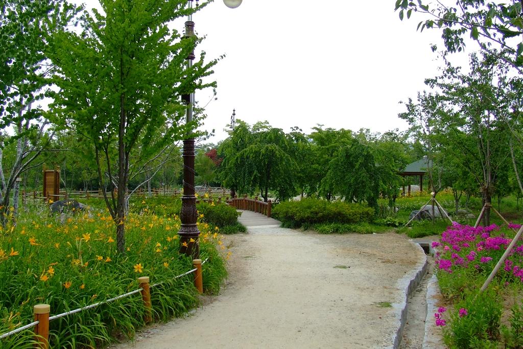 Hanbat Arboretum