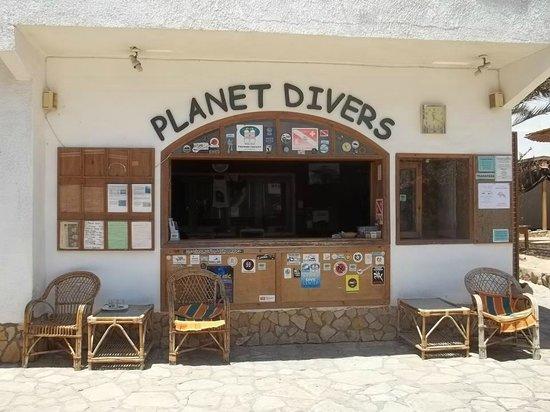 Planet Divers