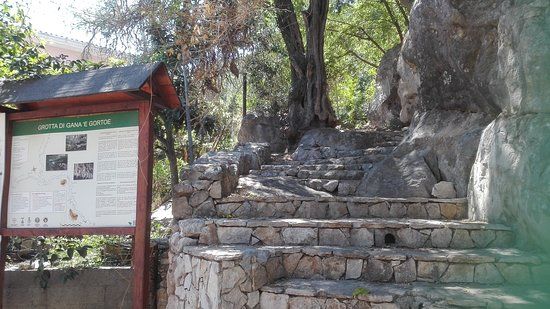 Grotta di Gana 'e Gortoe