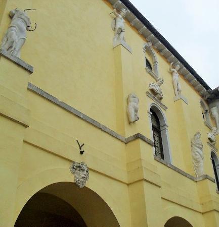 Palazzo Ragazzoni