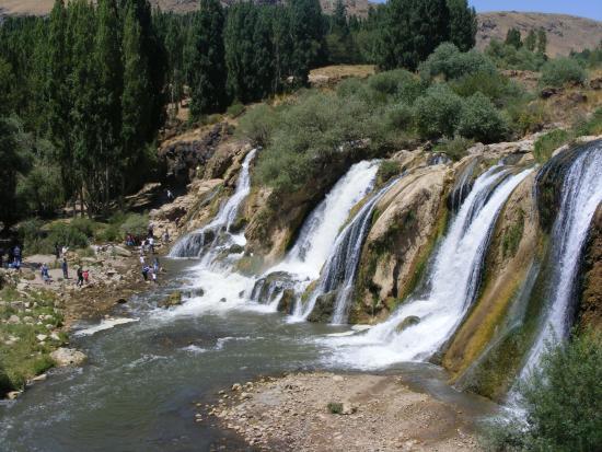 Muradiye Waterfalls