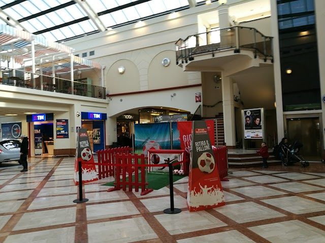 Centro Commerciale Piazza Umbra