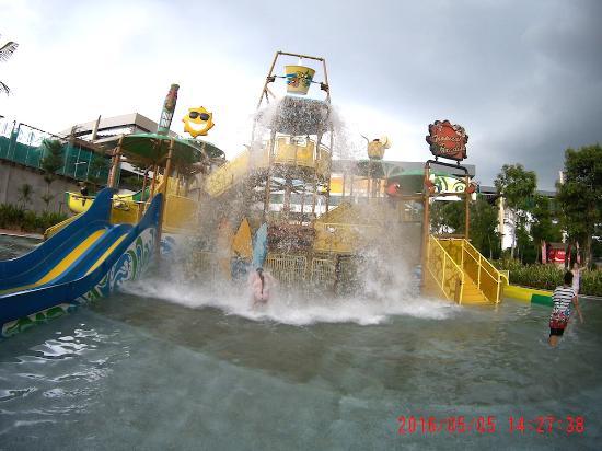 Austin Heights Water & Adventure Park