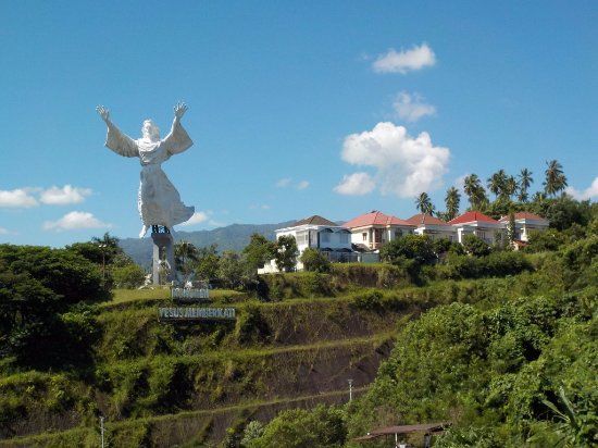 Statua del Cristo Benedicente