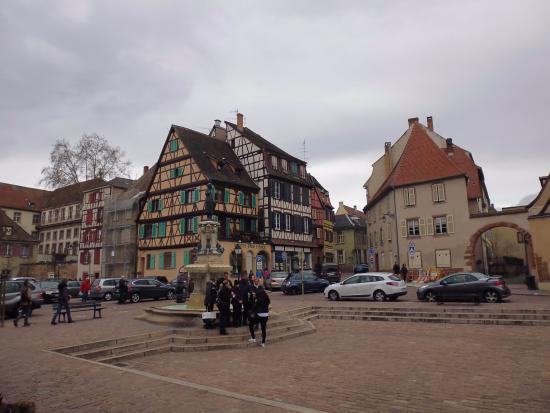 Place des Six montagnes Noires