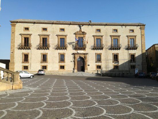 Palazzo Trigona della Floresta e di San Cono