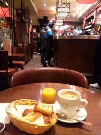 Paris Nord Cafe