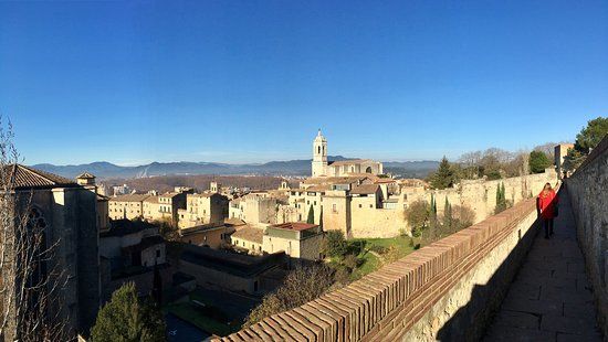 Cinta muraria Passeig de la Muralla