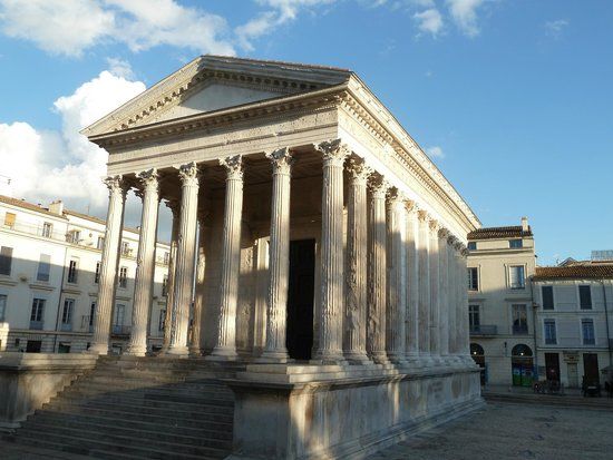 Maison Carrée