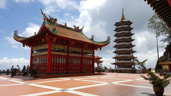 Tempio delle Grotte di Chin Swee