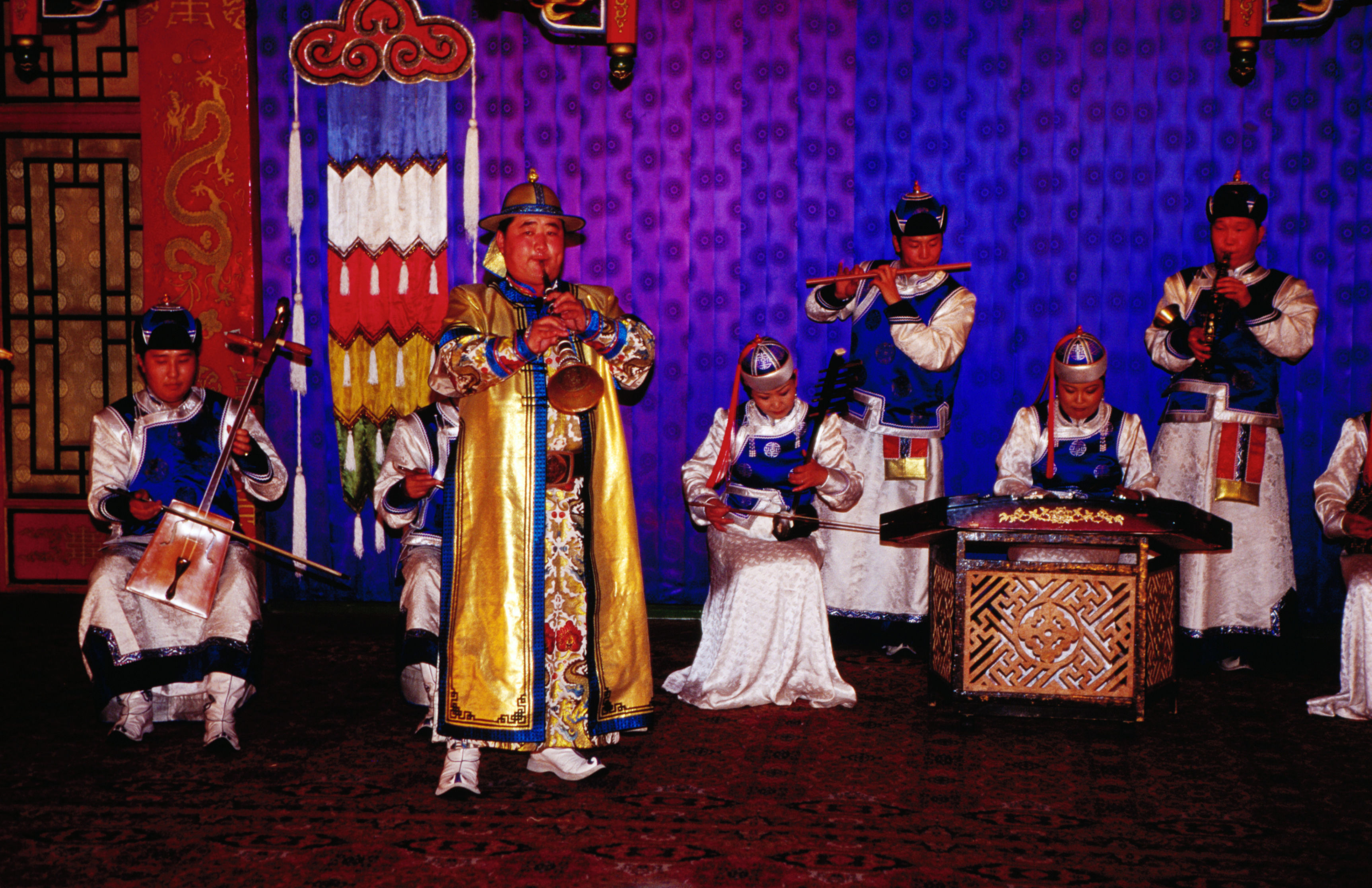 Tumen Ekh National Song & Dance Ensemble