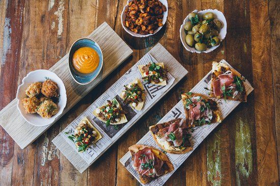 Kitchen & Table Bergen