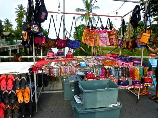 Mercato notturno di Lamai