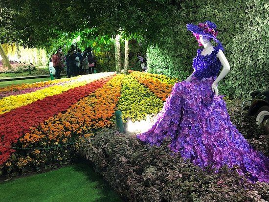 75 Anniversary Flag and Lamp Park