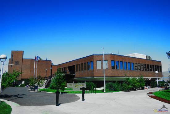 Yellowknife City Hall & Park
